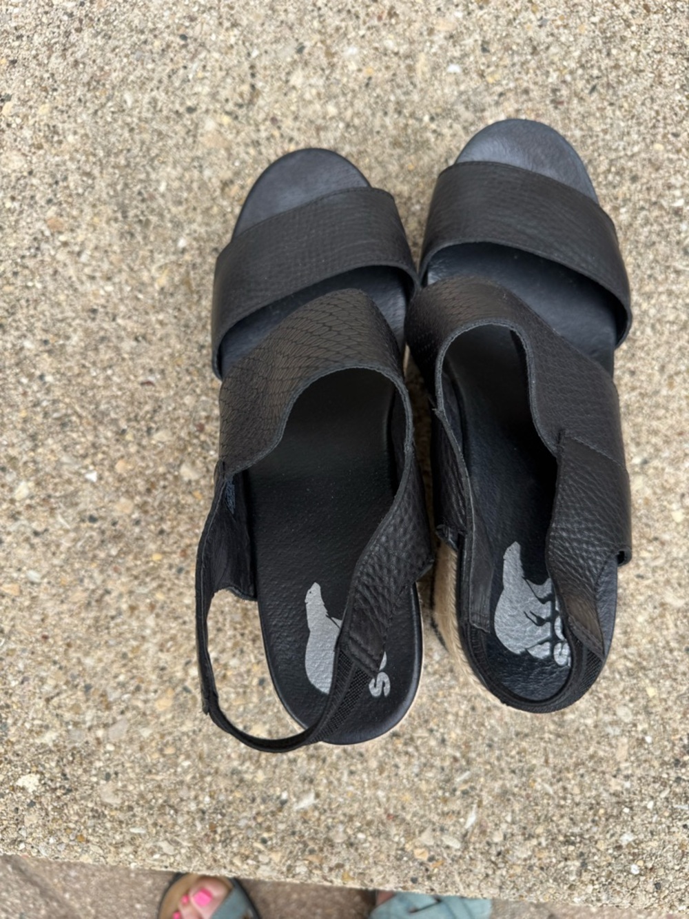 Sore size 9 wedge Black Wide-Strap Slingback Sandals